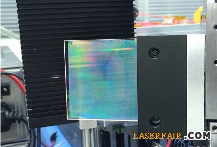 合束光柵在光路中使用的照片