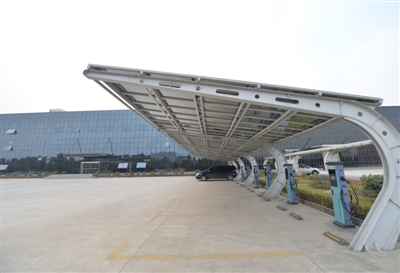 成都造&ldquo;發(fā)電玻璃&rdquo; 能把建筑物變發(fā)電站