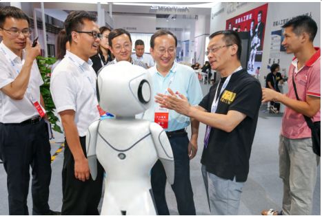 荷福智能機器人&ldquo;小福星&rdquo;：配備3D激光雷達導航