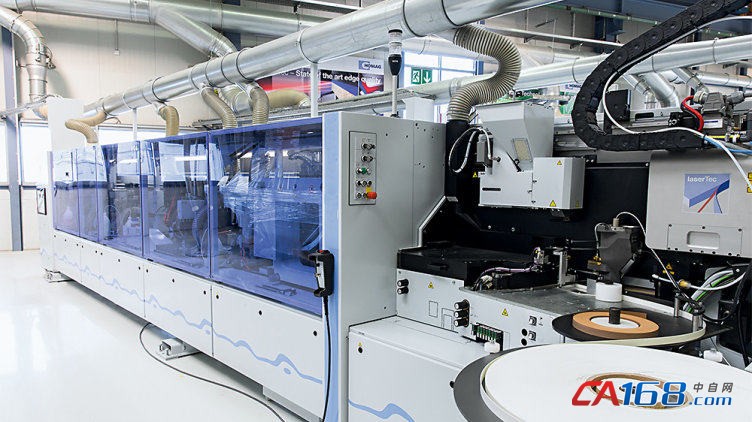 點擊打開原圖 https://www.pilz.com/imagecache/mam/pilz/images/im<em></em>port/01_Products_and_Solutions/H_references/fittosize__752_0_9ff9c5e25bb0b459103bb127c5e56ce7_f_press_machine_kenext_homag_051_3c_2017_11_1000<em></em>x562-desktop-1517997261.jpg