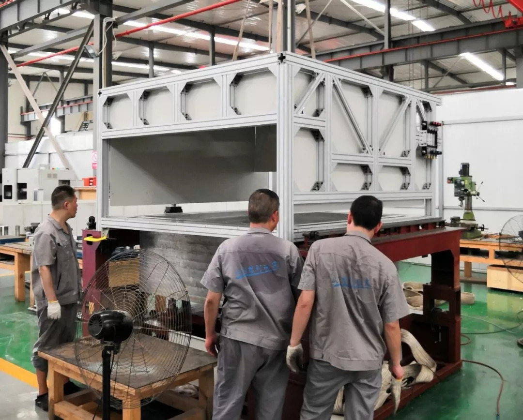 四激光、四振鏡、全球最大臺(tái)面陶瓷激光燒結(jié)3D打印機(jī)在中國下線