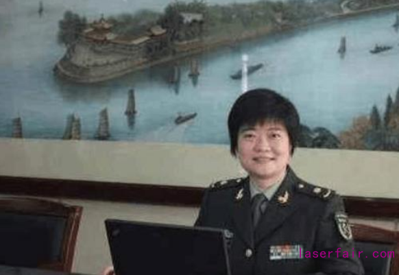 比核彈還厲害的女人，中美30年差距被她填平，外號激光女神