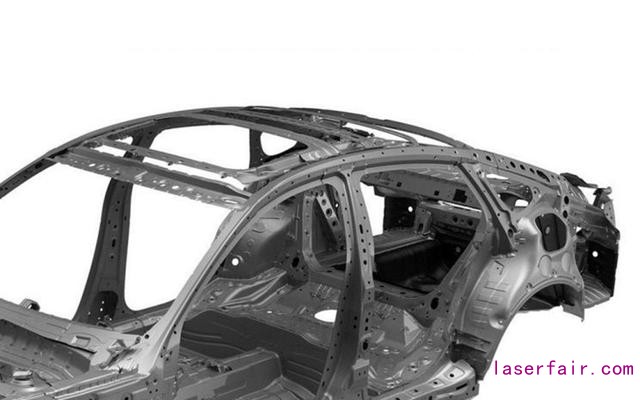 中型車銷量冠軍雅閣為什么賣得那么好？配置豐富是重點！