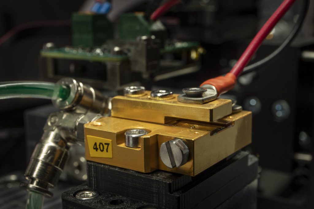 顯示 3DM Digital Manufacturing 激光打印頭內(nèi)部結(jié)構(gòu)的特寫鏡頭。 照片來(lái)自 3DM 數(shù)字制造。