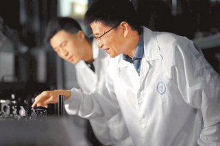 弘揚科學(xué)家精神 這才是我們該追的星丨光之所向