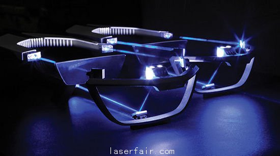 奧迪、寶馬亮劍激光，誰是一燈大師？