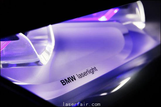 奧迪、寶馬亮劍激光，誰是一燈大師？