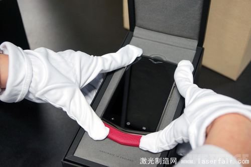 一探Vertu總部究竟：最奢侈的手機是怎么造出來的？