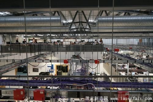 一探Vertu總部究竟：最奢侈的手機是怎么造出來的？